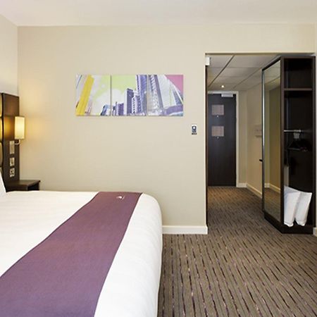 Premier Inn ฮอร์ชัม ภายนอก รูปภาพ