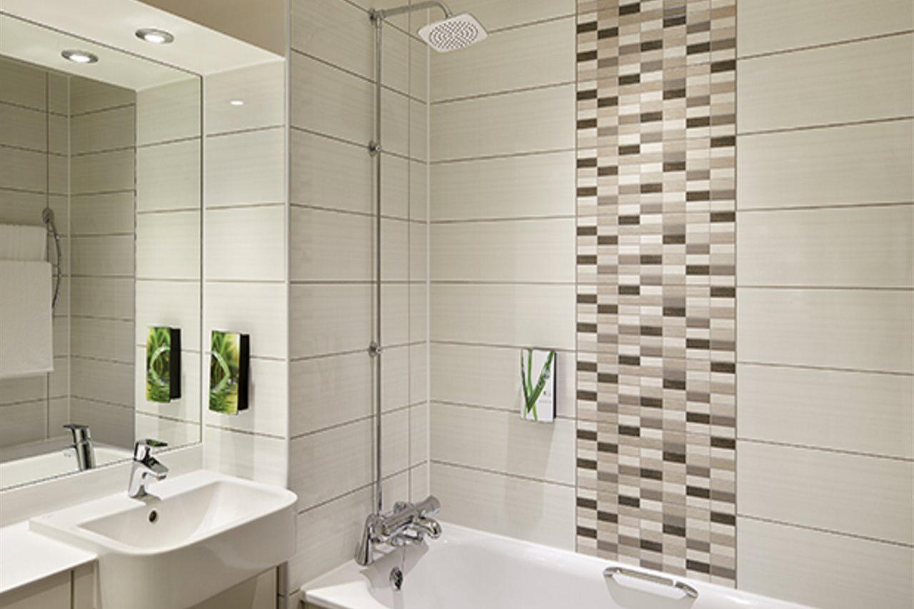 Premier Inn ฮอร์ชัม ภายนอก รูปภาพ